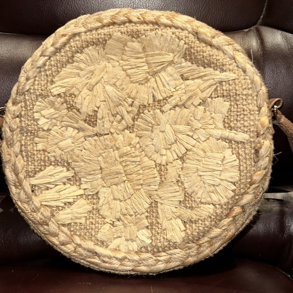 Round Jute Crossbody Bag - Picture 2 of 16